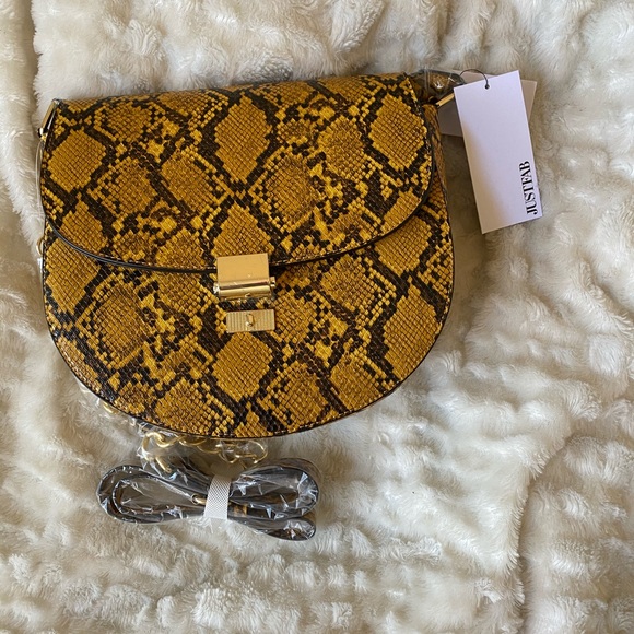 JustFab Handbags - #ShopMyCloset NWT Trendy Snake Print Saddle Bag